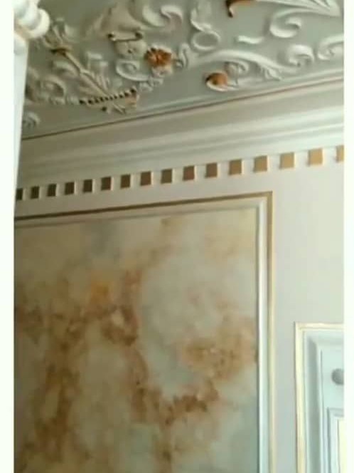 پتینه دیوار و گچبری سقف